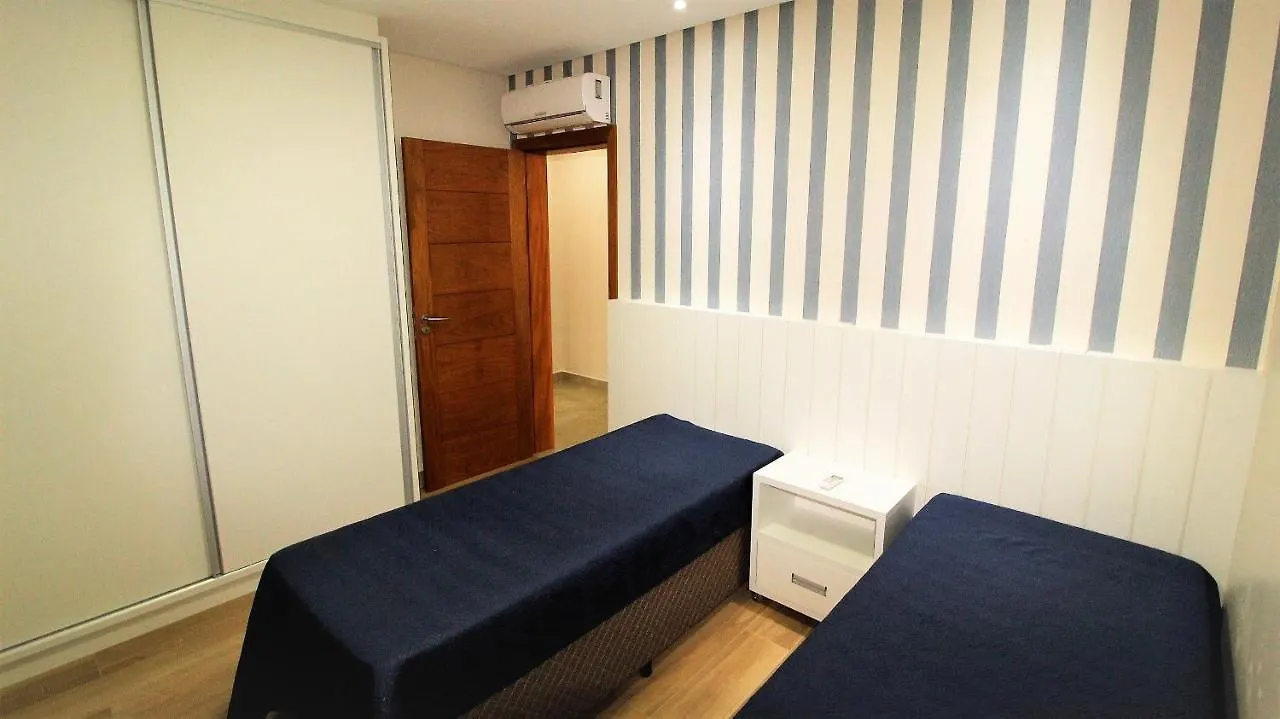 1079 - Apartamento Com Vista Para O Mar Em Bombinhas